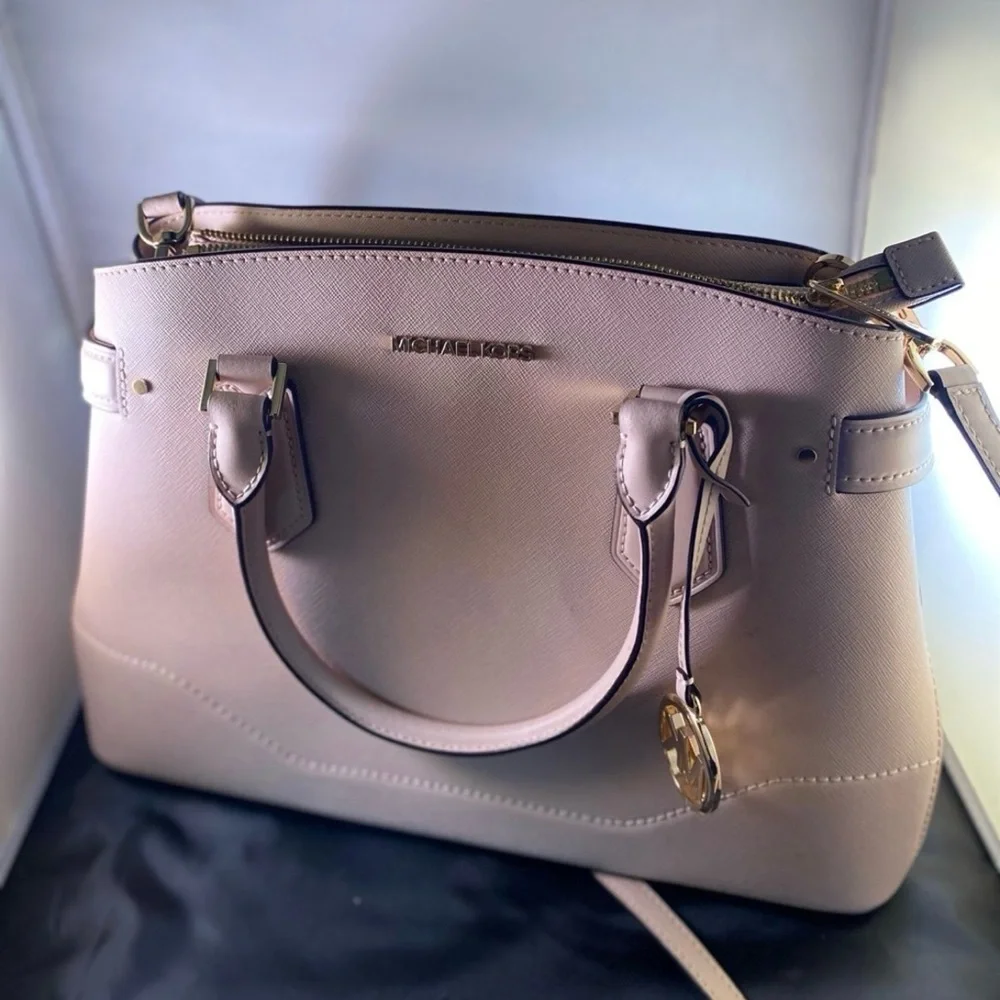 Michael kors satchel - Picture 3 of 5